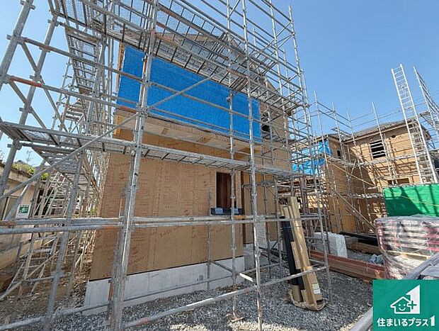 【外観】現在建築中！落ち着いた街並みで新生活を始めることが出来そう！周辺の物件も併せてご紹介させて頂きます！