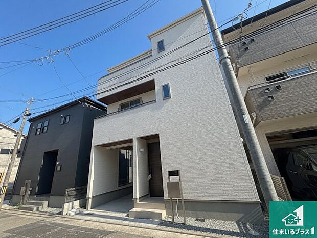【外観】安心の10年保証!外観を美しく保ち、雨水で汚れを落とします!気になることがありましたら、お気軽にお問い合わせください!