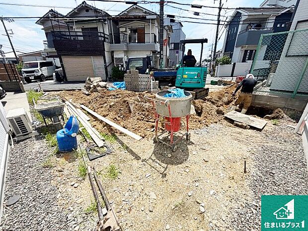 【外観】現在建築中！落ち着いた街並みで新生活を始めることが出来そう！周辺の物件も併せてご紹介させて頂きます！