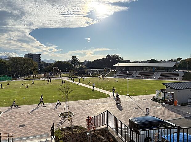 鮎壺公園まで約2.2km 車約6分