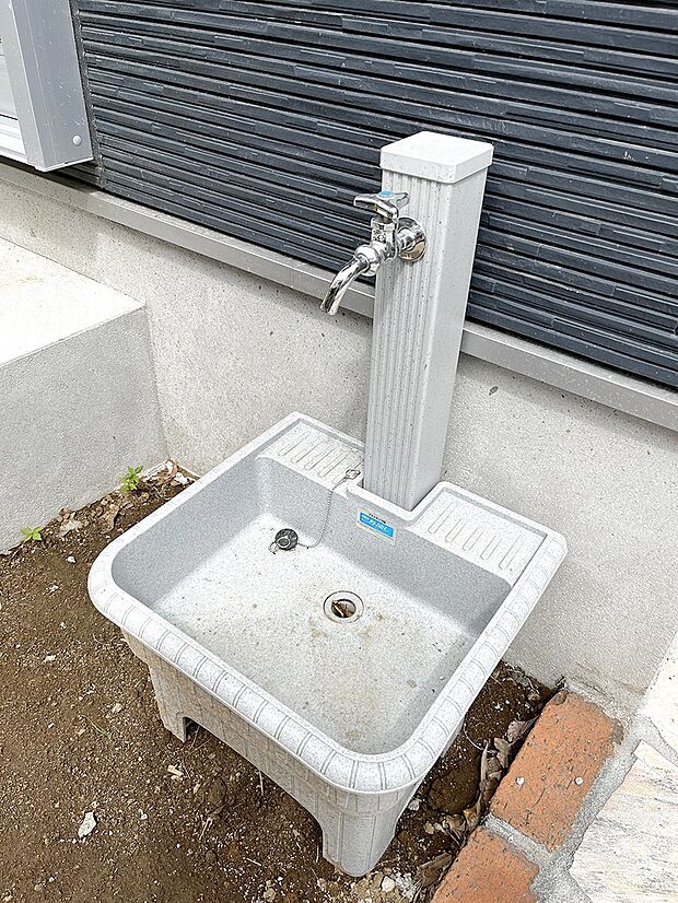 【その他現地】外水栓があると、庭のお手入れやちょっとした手洗い・洗車に便利です！