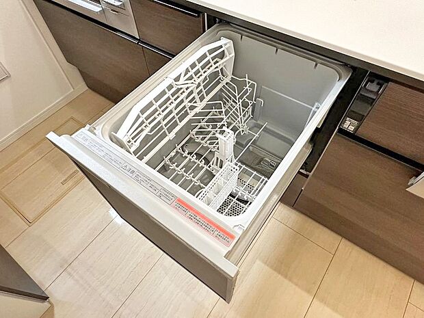 【食洗機】後片付けもラクラク、家事の時間短縮の食器洗浄乾燥機です。 