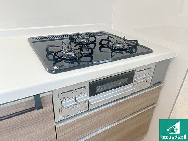 【コンロ】ダブル高火力Siセンサー付きコンロ!3口あるので、まとめて料理をする時も大活躍!