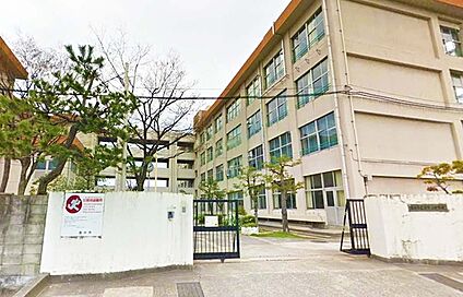 豊中市立第十二中学校 徒歩914m