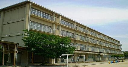 宝塚市立丸橋小学校 徒歩600m