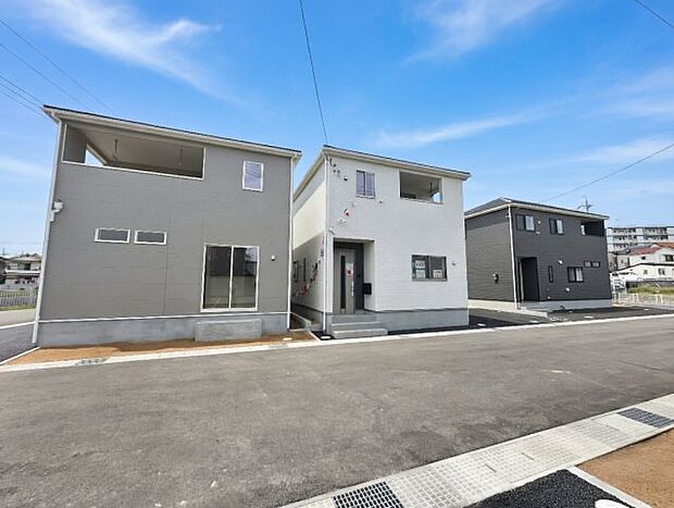 【外観】安心の10年保証!外観を美しく保ち、雨水で汚れを落とします!気になることがありましたら、お気軽にお問い合わせください!