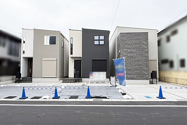 【Photo/（右から1号地）外観】実際に見学することで、建物の雰囲気や設備を体感いただけるのがメリットです。当日のご案内も承っております。お気軽にお問い合わせください！