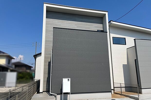 【■Photo/6号地外観■】建物完成しました！当日のご案内も承っております◎まずは見るだけ・サクッと10分見学も大歓迎です！お気軽にお問い合わせください♪