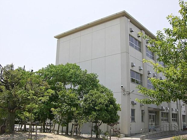 かりがね小学校（約680m）