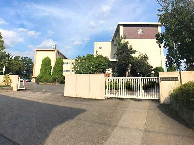 高嶺小学校(約1,000m)