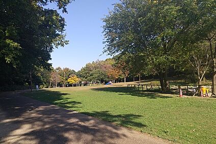 明徳公園 300ｍ(徒歩4分)