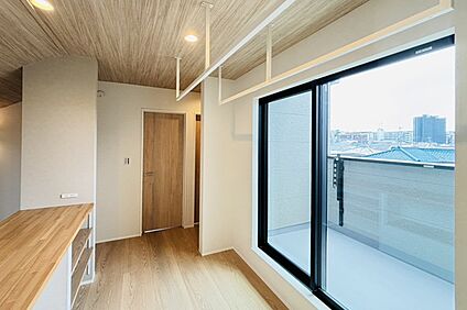 【1号地内観写真:2階インナーバルコニー前廊下】