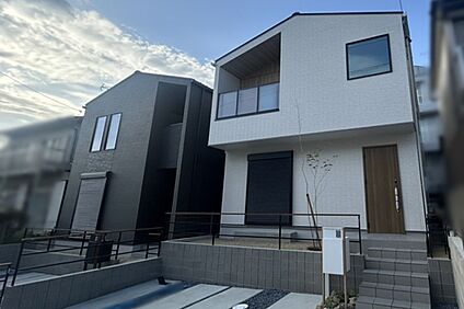 【外観連棟(右側1号地、左側2号地)】