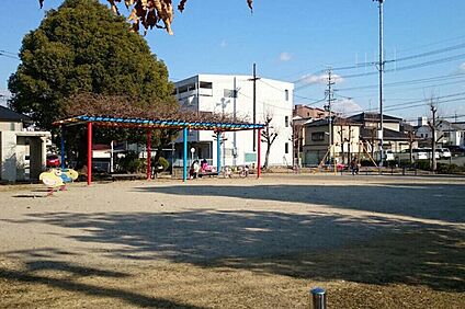 西山公園 400ｍ(徒歩5分)