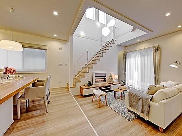 【 モデルハウス写真】当社施工例
家族が自然と集まるリビング☆