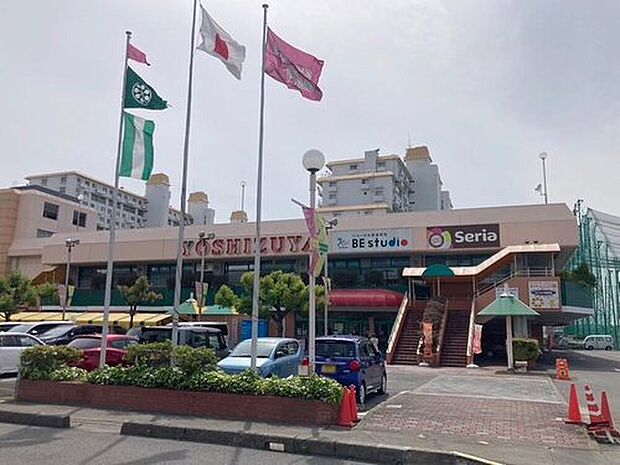 ヨシヅヤ(師勝店)(約1,600m)