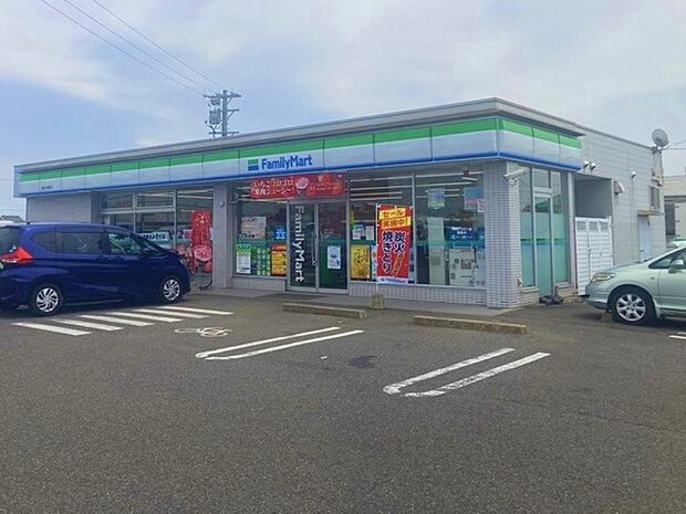 ファミリーマート岩倉八剱町店(約440m)