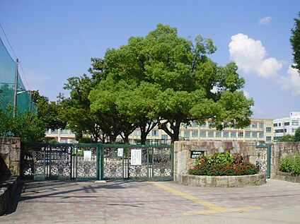 北陵中学校 650ｍ(徒歩9分)