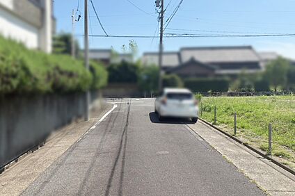 東側道路