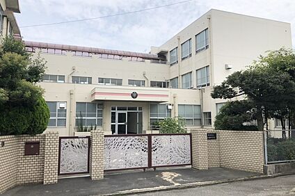 豊国中学校 650ｍ(徒歩9分)