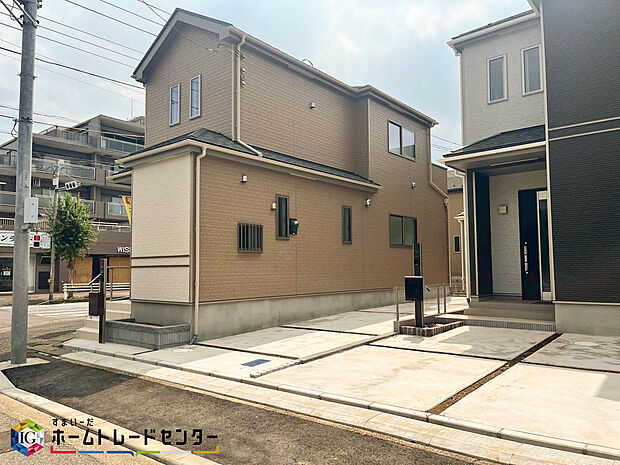 【飯田グループ唯一の販売会社】
平日・土日祝日やお仕事帰りなどお客様のご都合に合わせて、営業スタッフが誠心誠意真心込めて御対応します♪