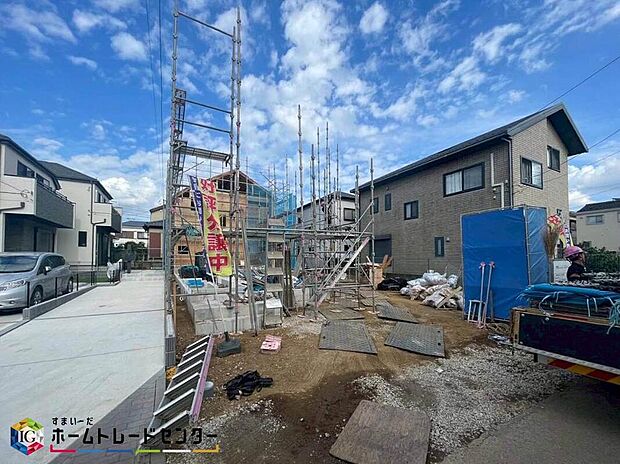 美しい緑と良好な住環境が守られてきたこの街に、新築戸建てが誕生致しました。穏やかな空気の流れる落ち着いた住環境です。ぜひ、現地へ足をお運びいただき実際の環境・陽当たりをご確認下さいませ♪