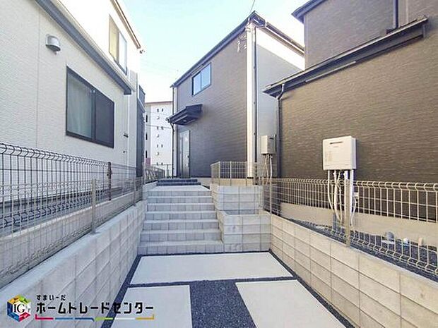 【ホームトレードセンター株式会社】
お仕事帰りなどお客様のご都合に合わせて、営業スタッフが誠心誠意真心込めて御対応します♪