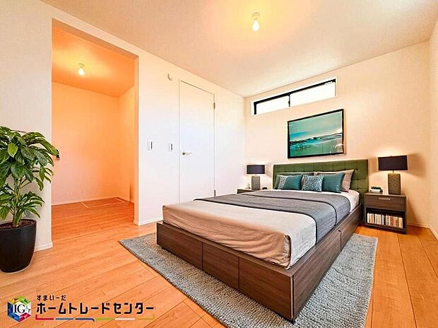 南向きの主寝室は採光も明るく風通し共に良好です。ダブルベッドのサイズのベッドを配置しても十分な広さを確保できる寝室です♪※こちらはCGなどで画像生成したイメージ画像となります。
