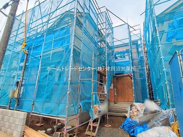 閑静な住宅地で子育て家族にピッタリ。毎日のお散歩も快適な緑に恵まれたエリアで、自然に包まれた穏やかな暮らしを実現するための、ゆとりある住環境が整っています。緑の潤いを感じながらホッと生活できそう。