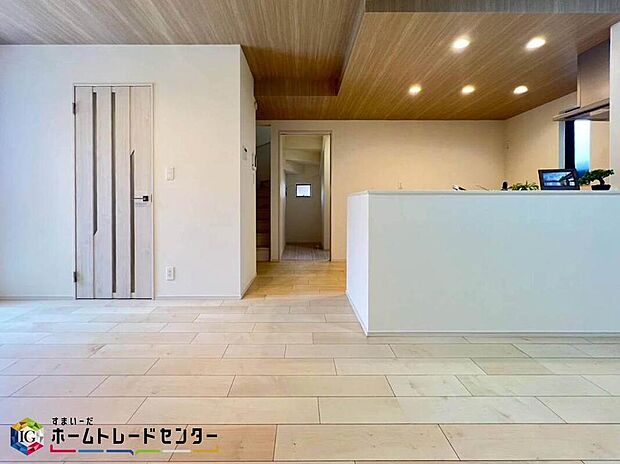 家族の食事や団らんのほか、お子様を遊ばせたり友人を招いたりするＬＤＫは住まいの中心。長時間過ごす場所だからこそ、陽当たりの良さ・居心地の良さなどお住まい探しの一番重要なポイントになります。