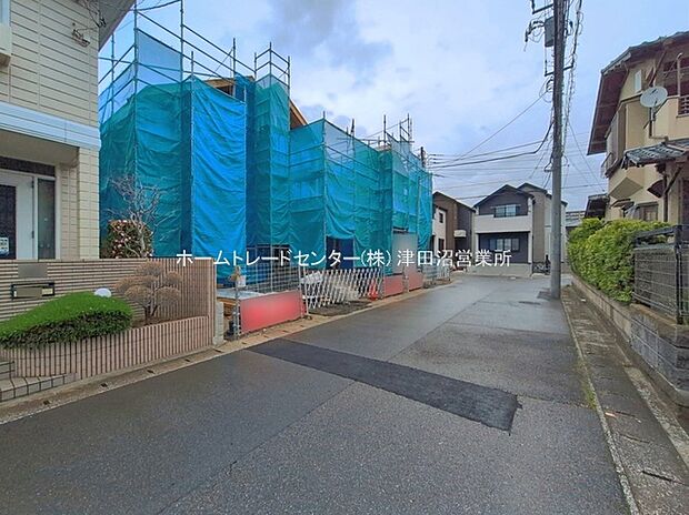 閑静な住宅地で子育て家族にピッタリ。毎日のお散歩も快適な緑に恵まれたエリアで、自然に包まれた穏やかな暮らしを実現するための、ゆとりある住環境が整っています。緑の潤いを感じながらホッと生活できそう。