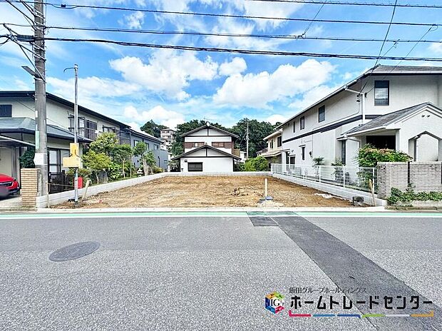 美しい緑と良好な住環境が守られてきたこの街に、新築戸建てが誕生致しました。穏やかな空気の流れる落ち着いた住環境です。ぜひ、現地へ足をお運びいただき実際の環境・陽当たりをご確認下さいませ♪
