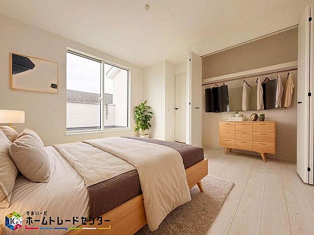 南向きの主寝室は採光も明るく風通し共に良好です。ダブルベッドのサイズのベッドを配置しても十分な広さを確保できる寝室です♪※こちらはCGなどで画像生成したイメージ画像となります。