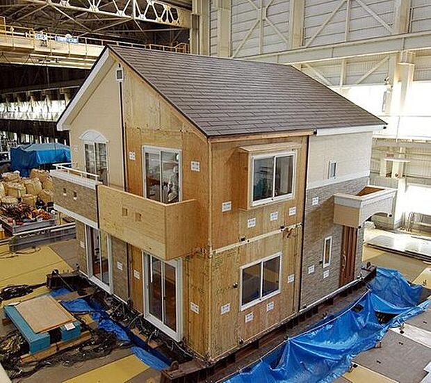 【I.D.S工法　耐震性能実験】異なる4種類の大地震（阪神大震災・新潟県中越地震・ロサンゼルス地震・想定関東地震）で続けて揺らしても、倒壊はおろか損傷もしない耐震性能がある事が確認されました。