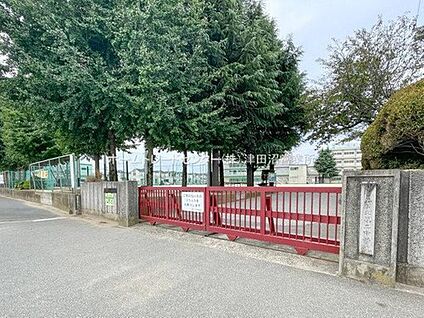 鎌ケ谷市立第二中学校 850ｍ(徒歩11分)