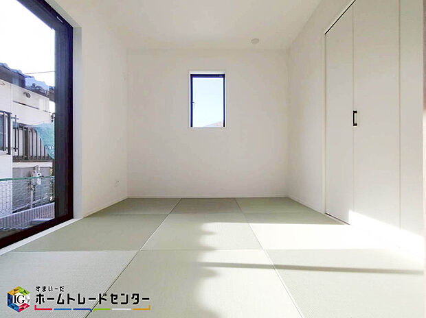 【和室】急な来客時、ご両親の宿泊の場所として、またリビングに隣接していますので、小さなお子様のお昼寝・遊び場や家事の場所としても活躍致します♪和風テイストで仕上げる家具のコーディネイトも楽しみですね♪
