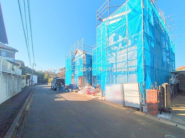 【前面道路含む現地写真】この風景が暮らしの一部に。毎日がイキイキと笑顔溢れる暮らしの始まりです♪ぜひ一度この見晴らしを体感してみませんか♪ご都合の良い時　自由に外観ご覧になれます。ご内見ご希望の際はぜひお気軽にご連絡下さい♪