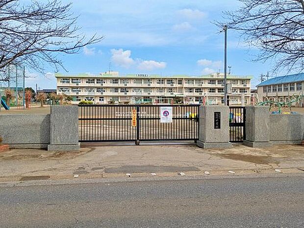 千葉市立長作小学校(約1,200m)
