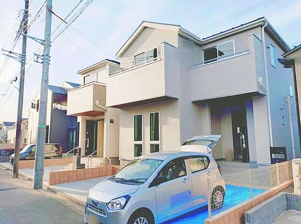 【現地外観写真】【2号棟】
お客様を守る大切な住宅だからこそ、第3者の検査を受けて安心して住んでいただける住宅です。その頑丈さを、ぜひ現地にてご体感くださいませ。