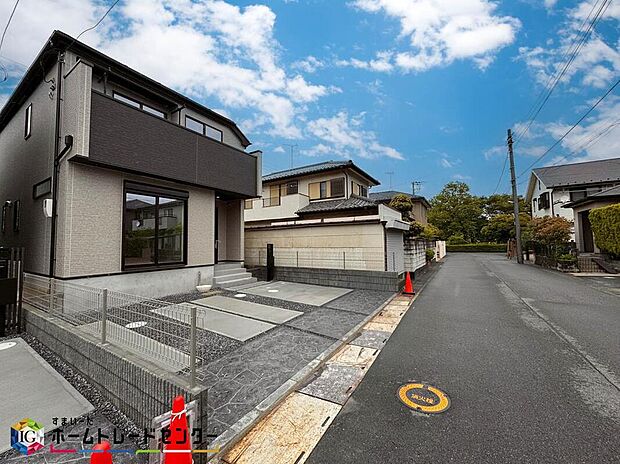 【現地外観写真】美しい緑と良好な住環境が守られてきたこの街に、新築戸建てが誕生致しました。穏やかな空気の流れる落ち着いた住環境です。ぜひ、現地へ足をお運びいただき実際の環境・陽当たりをご確認下さいませ♪