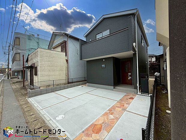 【前面道路含む現地写真】毎日のお散歩も快適な緑に恵まれた閑静な住宅地は、伸び伸びスローライフを叶えてくれます。自然豊富な季節の移ろいを身近に感じられる環境で子育てすれば、お子様もきっと素直に成長してくれるはずです！
