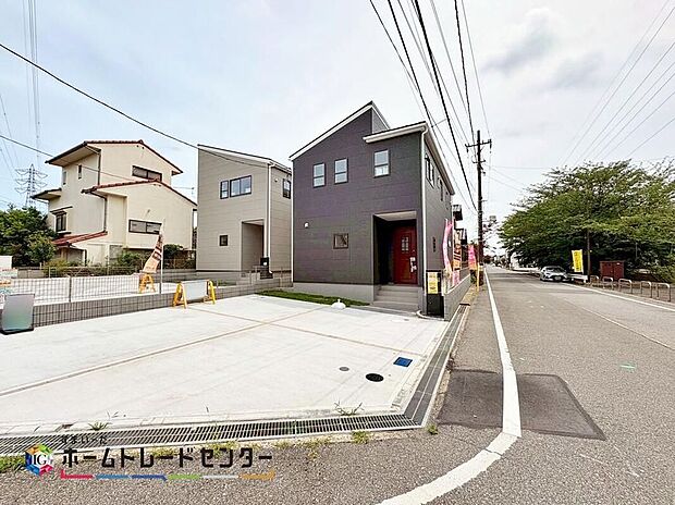 【前面道路含む現地写真】当物件のご案内につきましては、営業スタッフが丁寧に御対応します♪休日、お仕事帰りなど、ご都合に合わせていつでもご案内いたします♪周辺環境と併せて、実際に現地をご確認ください♪