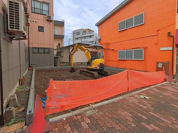 【現地外観写真】今なら建築中の様子をご覧になることができます！地震に強いオリジナル工法を是非お確かめ下さい♪