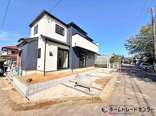 【前面道路含む現地写真】B号棟☆四季を通じて自然と触れ合えるスポットが周辺には盛りだくさん!お散歩やジョギング、週末のご家族での遊びに最適です。目の前に広がる開放感とゆとり、暮らしの夢を育む理想の住まいがここにはあります。