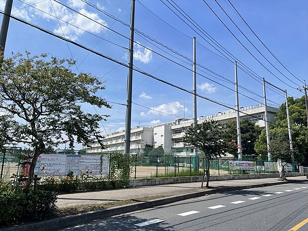 新座第二中学校（約1,600m）