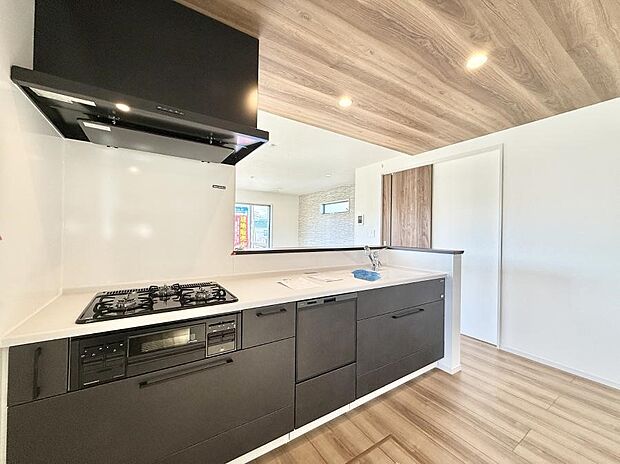 ■シンプルで美しく心地よい時間を生むキッチン空間