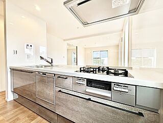 床暖房完備で冬も足元から暖かく快適に過ごせます■町田市高ヶ坂２丁目14期■ その他