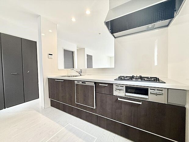 ■シンプルで美しく心地よい時間を生むキッチン空間