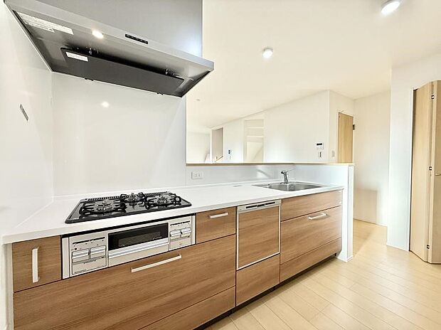 ■シンプルで機能的、毎日使いやすいキッチン