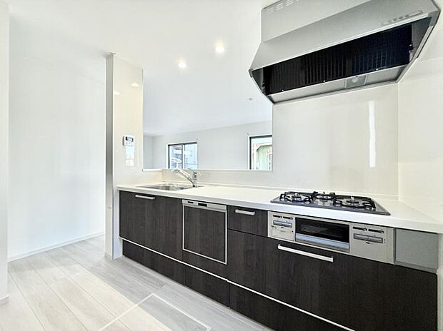 ■シンプルで機能的、毎日使いやすいキッチン